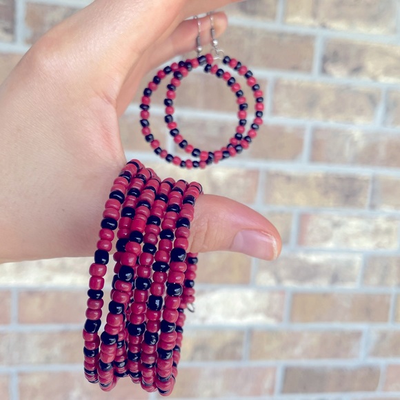 NEW!! Red and black big beads bracelet with earrings - Picture 1 of 5